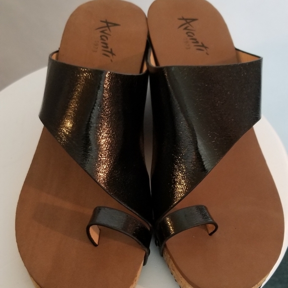 Black Open Toe Sandal - Picture 2 of 7